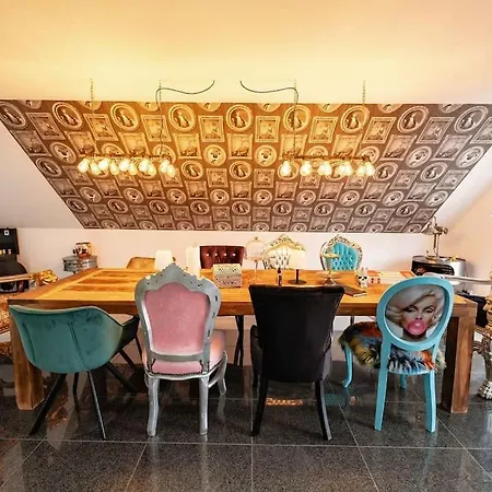 Loftwohnung 270 Qm Mit Fitnesstudio * קמפטן